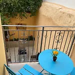 Tête à Tête - Luxury Rhodes City